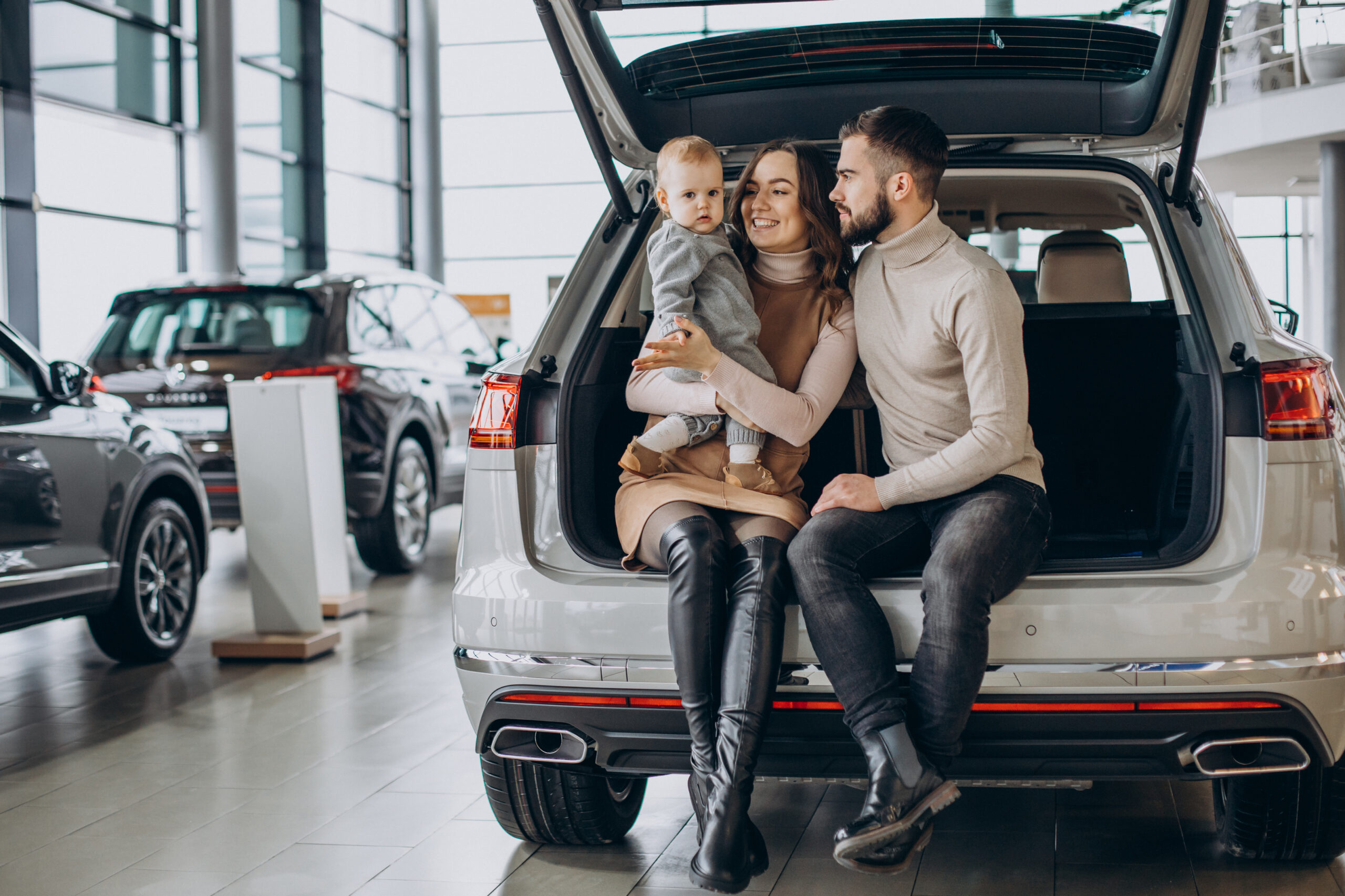 Best family SUV monthly rental Dubai with child seat free delivery